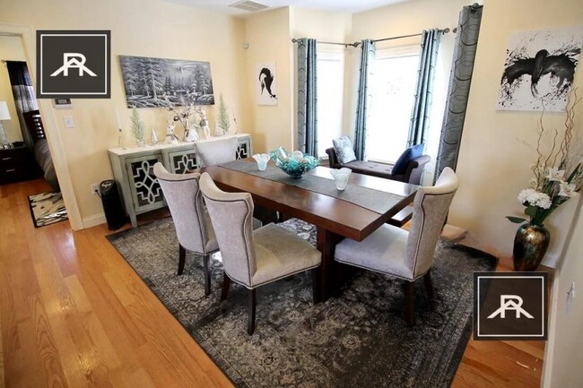 Foto del edificio - 4 bedroom in Newton MA 02458