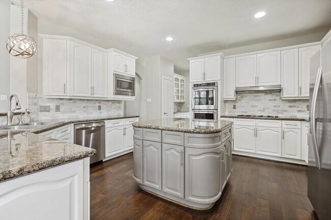 Building Photo - 5819 Santa Fe Springs Dr