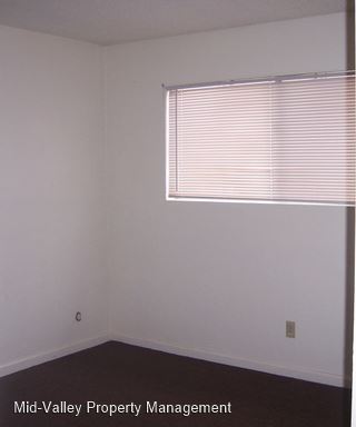 Building Photo - 2 br, 1 bath House - 249 South H Street #2