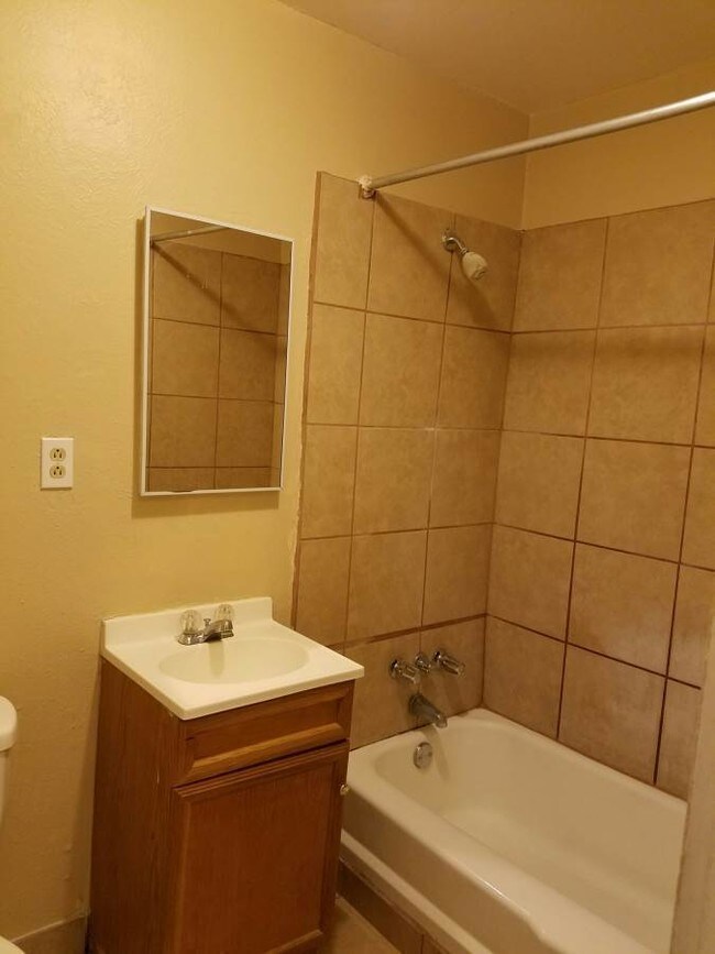 Building Photo - 1726 Clemson Dr