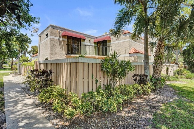 Building Photo - 4260 Village Dr