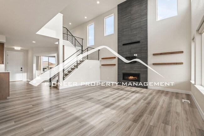 Foto del edificio - Breathtaking Pikes Peak Views in Desirable Wolf Ranch - 4 bedroom, 3 Full Bath, Office and Loft, ...