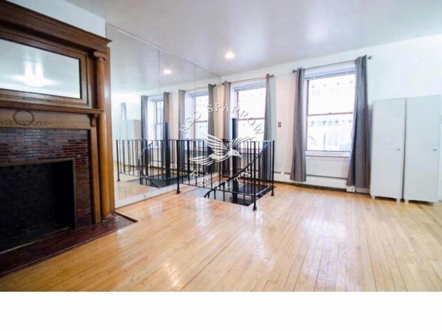Building Photo - 544 W 162nd St