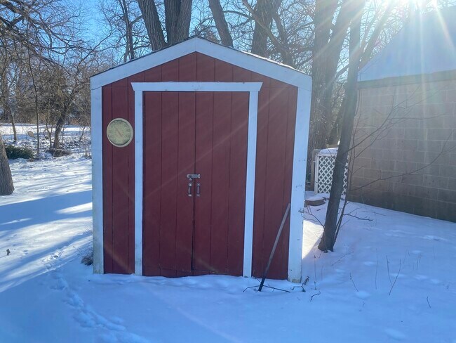 Foto del edificio - 155 Seymour Ave