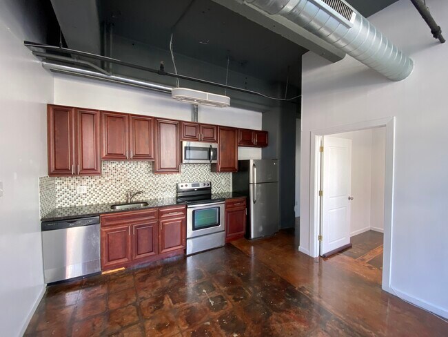 Building Photo - 1701 N 6th St