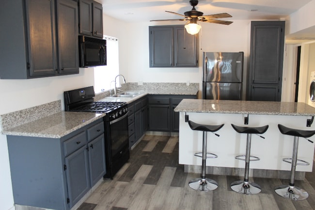 Building Photo - 202 Bruce Way