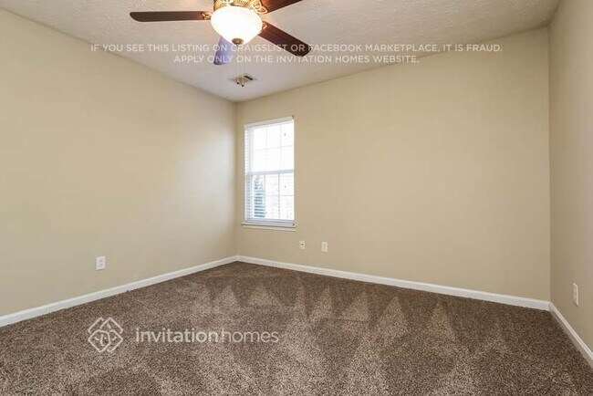 Building Photo - 1026 Hawthorn Ln