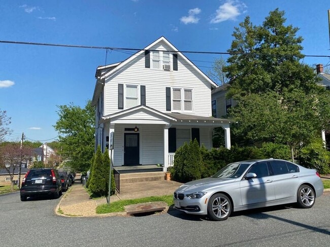 Building Photo - 1313 Winchester St