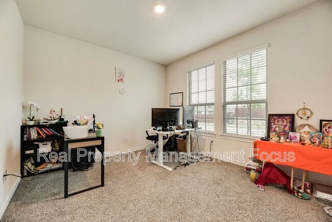 Building Photo - 7205 Bledington Ln