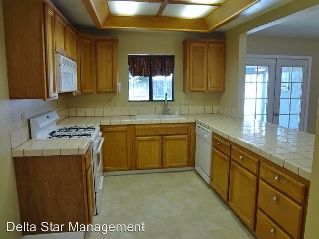 Foto del edificio - 6625 Main Ave