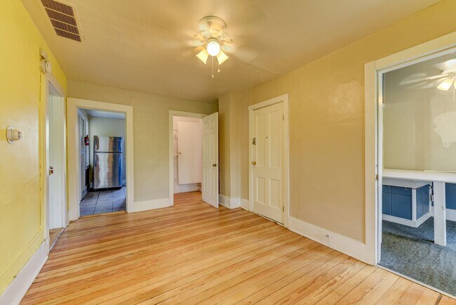 Building Photo - 1537 9th St