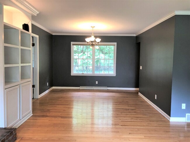 Building Photo - 5826 Barton Rd