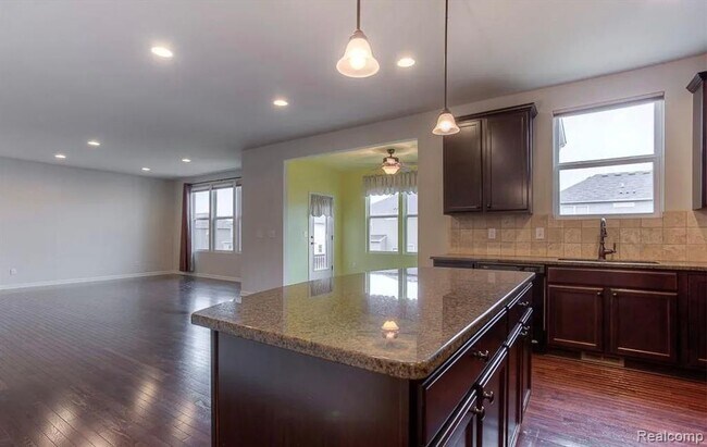 Building Photo - 29845 Macintosh Ln
