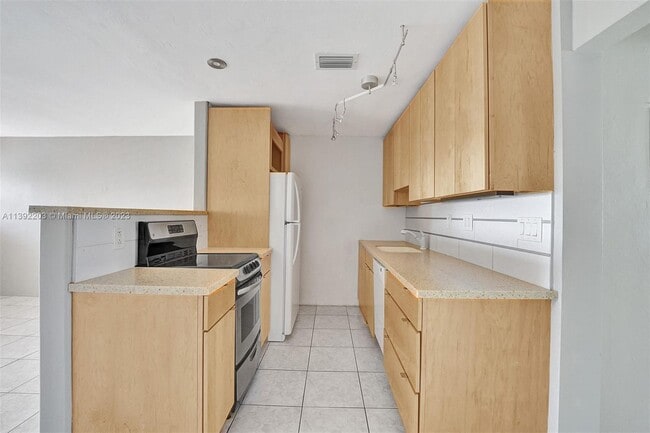 Foto del edificio - 2909 Middle River Dr