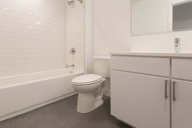 Building Photo - 5100 S Harper Ave