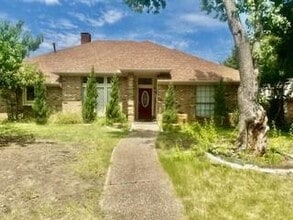 Building Photo - 2613 La Vida Pl