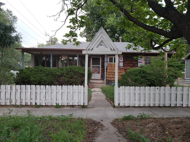 Building Photo - 1218 E Uintah St
