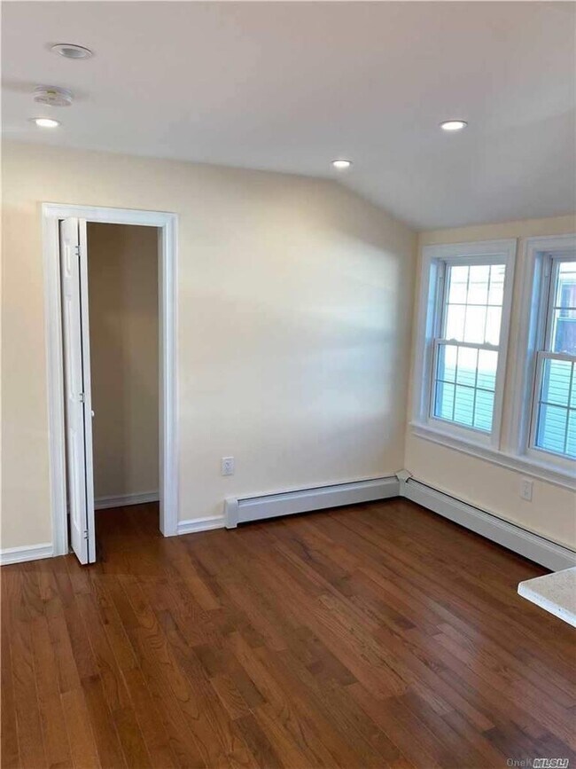 Foto del edificio - 161-26 119th Rd