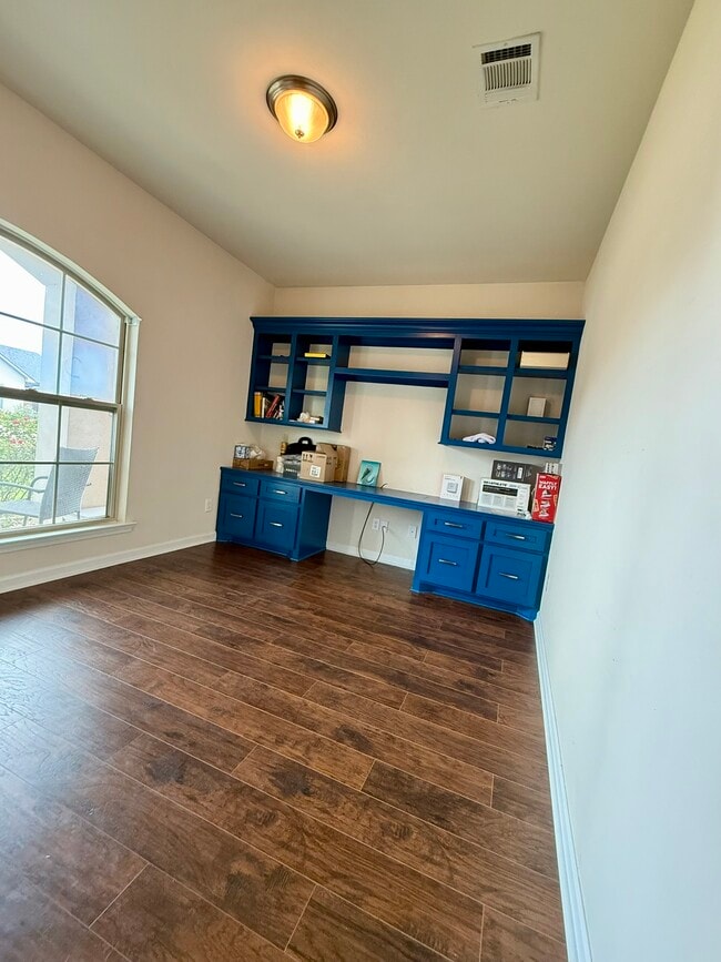 Building Photo - 2240 N Lake Michele Cir