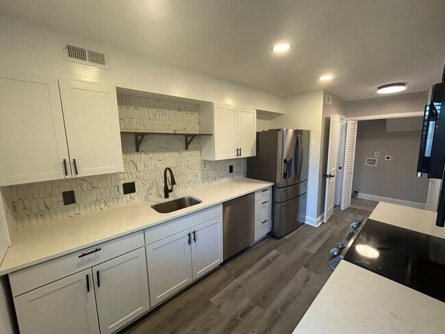 This fully renovated & updated 3 Bedroom a... - This fully renovated & updated 3 Bedroom a... House