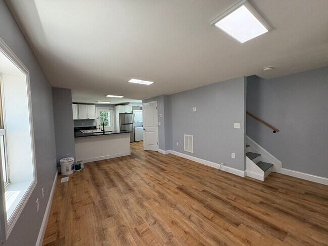 Building Photo - 213 Dewitt Ave