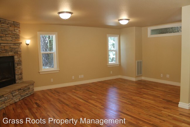 Foto del edificio - 15066 Chattering Pines Rd
