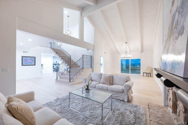 Building Photo - 5952 Woodland View Dr