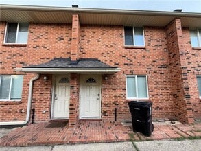Building Photo - 3213 Golden Dr