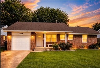 Building Photo - 1104 N Gale Ave