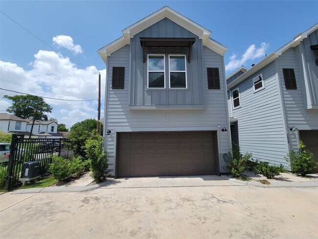 Building Photo - 7522 Sandle St