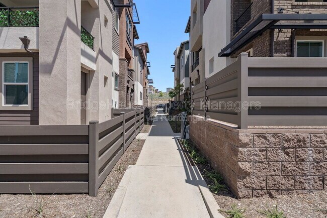 Foto del edificio - 429 Caliper Wy