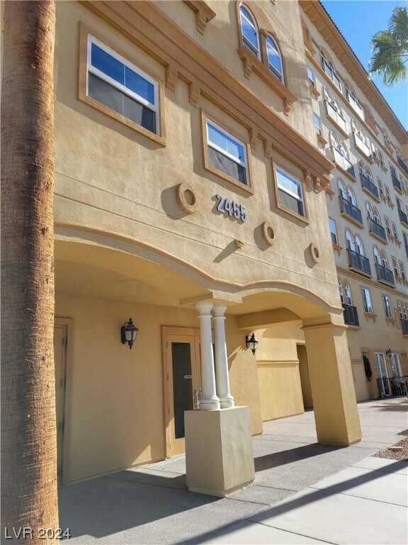 Foto del edificio - 2455 W Serene Ave