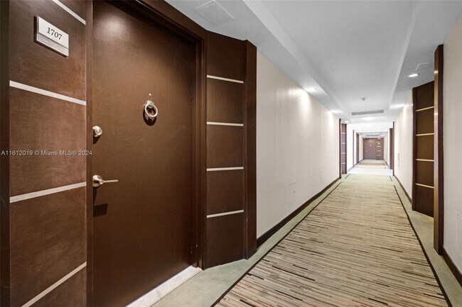 Foto del edificio - 5701 Collins Ave