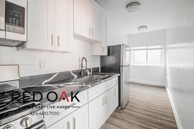 Foto del edificio - 687 Shatto Pl