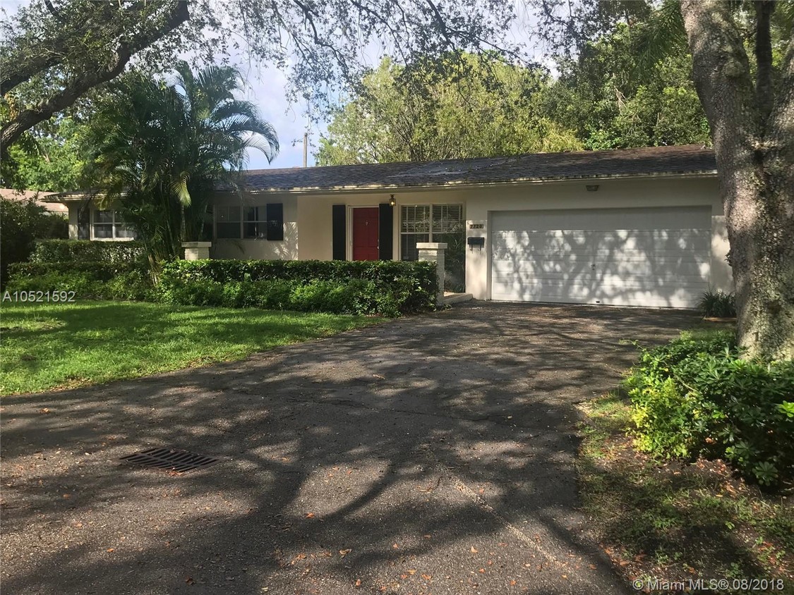 Foto principal - 7720 SW 53rd Ct