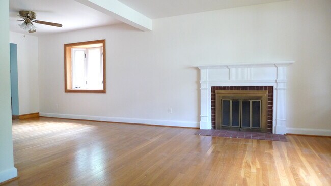Building Photo - 3053 N Harrison St