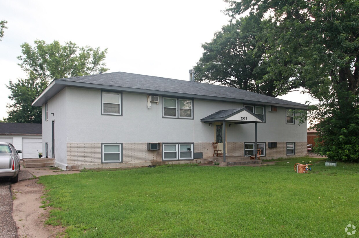 2537 138th Ave NW, Andover, MN 55304 Apartments in Andover, MN