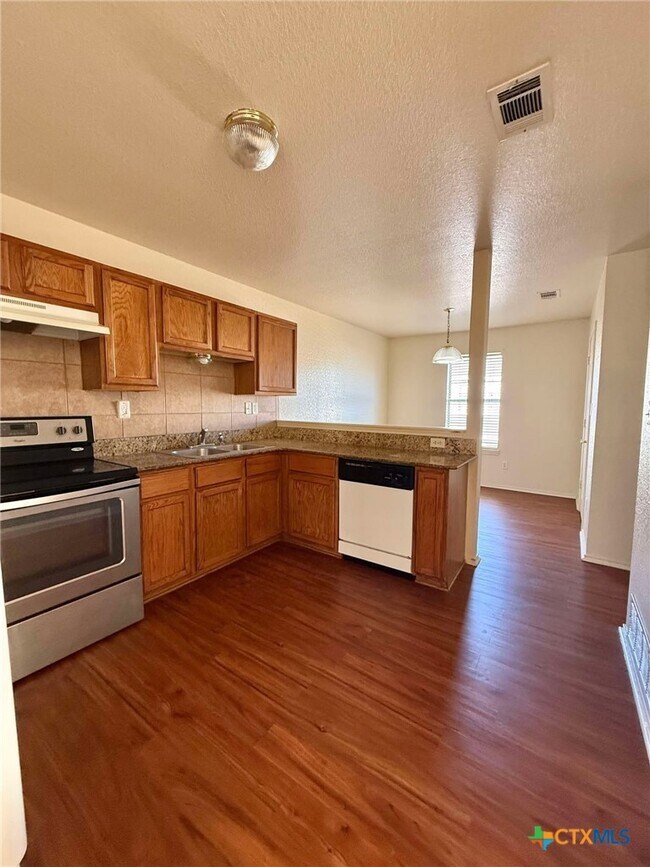 Foto del edificio - 3307 Hereford Ln