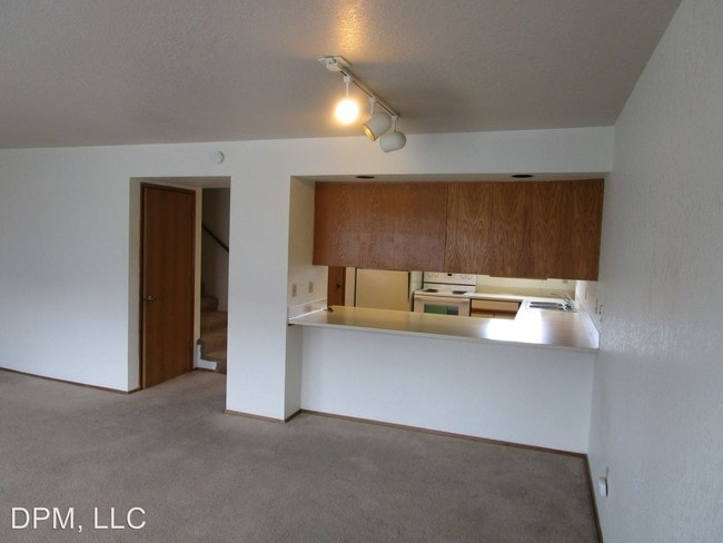 Building Photo - 408 S 61st Ave