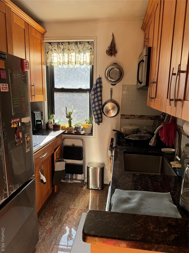 Foto del edificio - 69-60 108th St