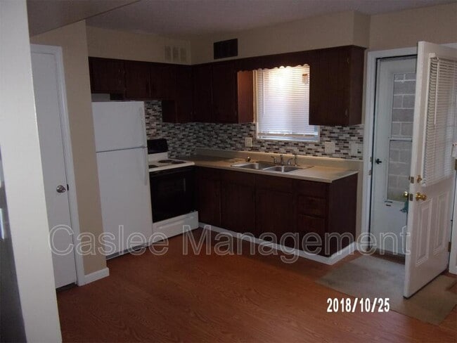Building Photo - 485 Brentwood Dr