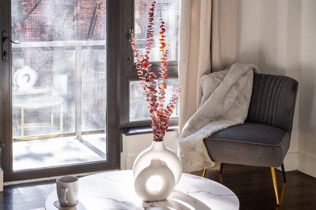 Foto del edificio - 1568 Lexington Ave