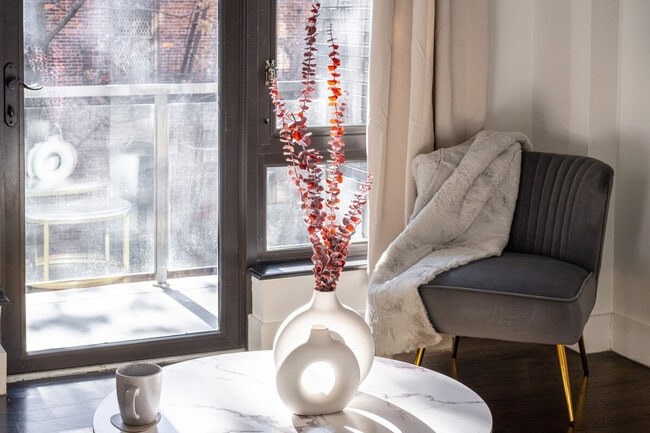 Building Photo - 1568 Lexington Ave