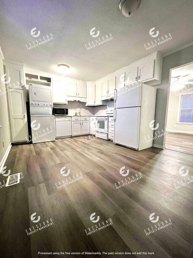 Foto del edificio - 3BR with Fenced Backyard - READY FOR MOVE IN TODAY!