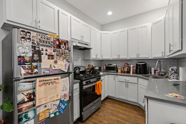 Foto del edificio - 2354 N Elston Ave