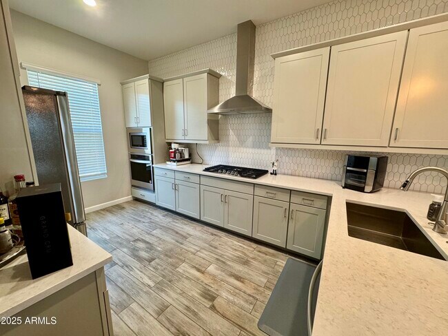 Foto del edificio - 5137 E Anderson Dr