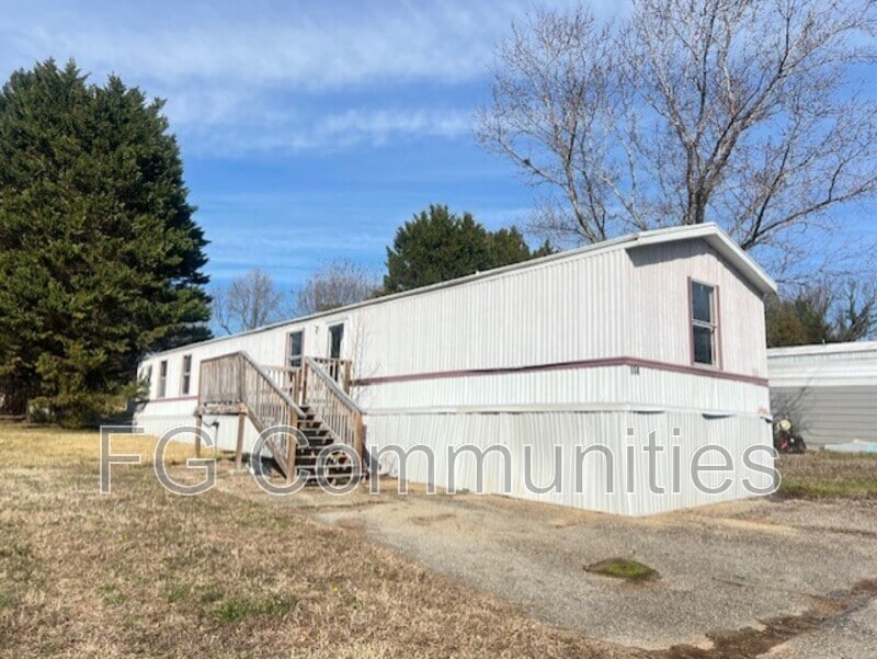 Building Photo - 104 Mike Rd