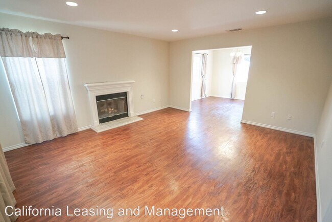 Building Photo - 3 br, 2.5 bath House - 29819 Central Avenue