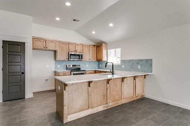 Building Photo - Beautiful 3 Bedroom in Norman