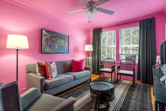 Building Photo - 3553 N Racine Ave